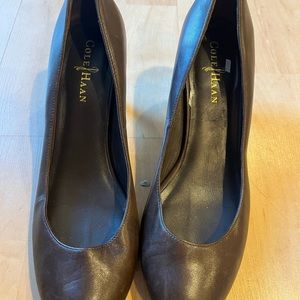 Cole haan kitten heels size 8